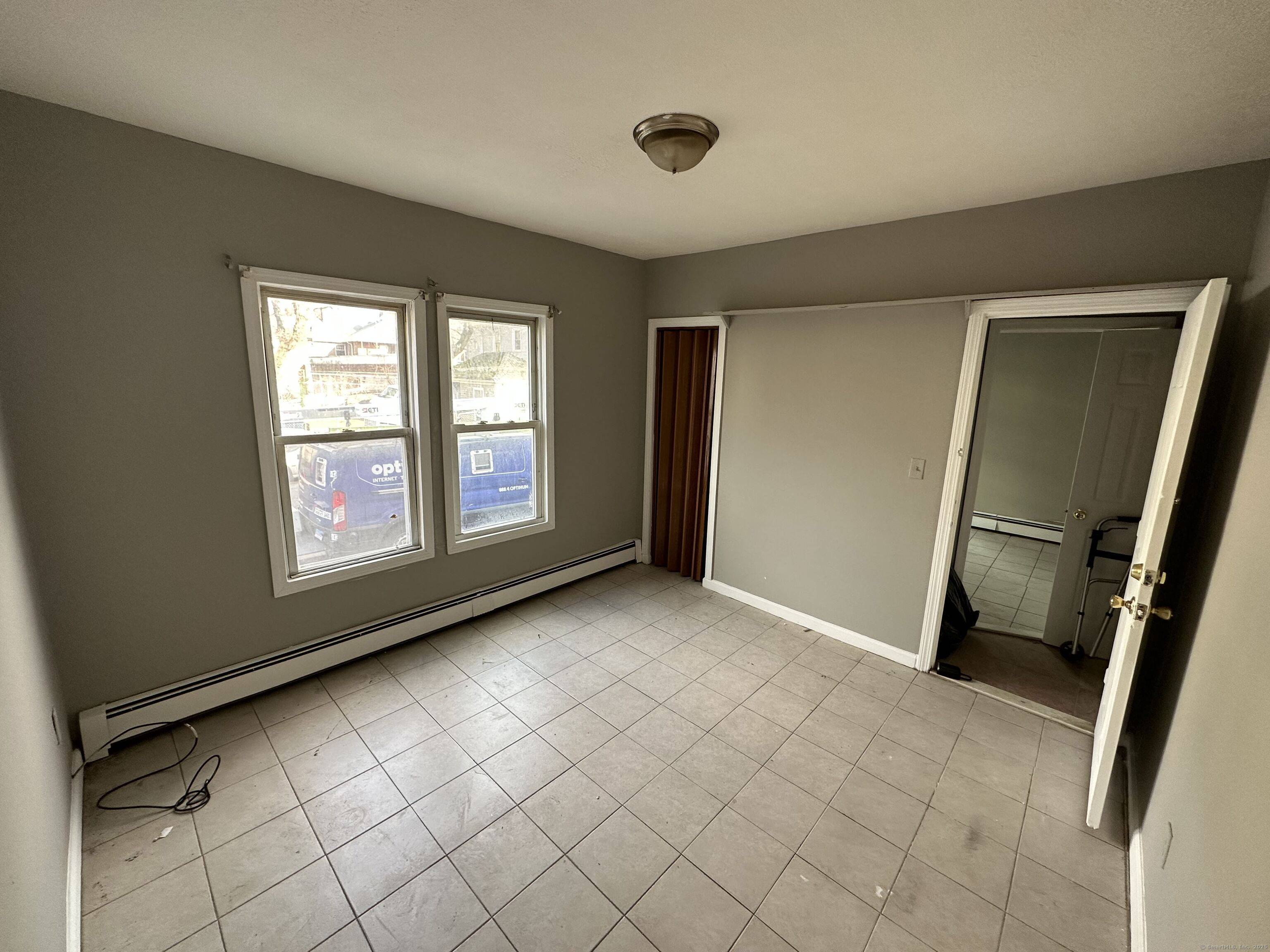 Bridgeport, CT 06607,938 Connecticut Avenue #1