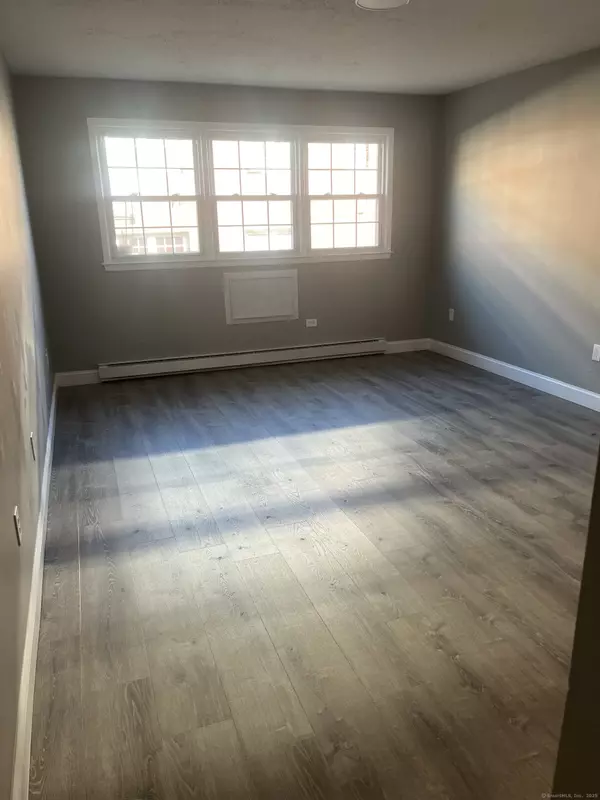 West Haven, CT 06516,114 Elizabeth Street #118-B8