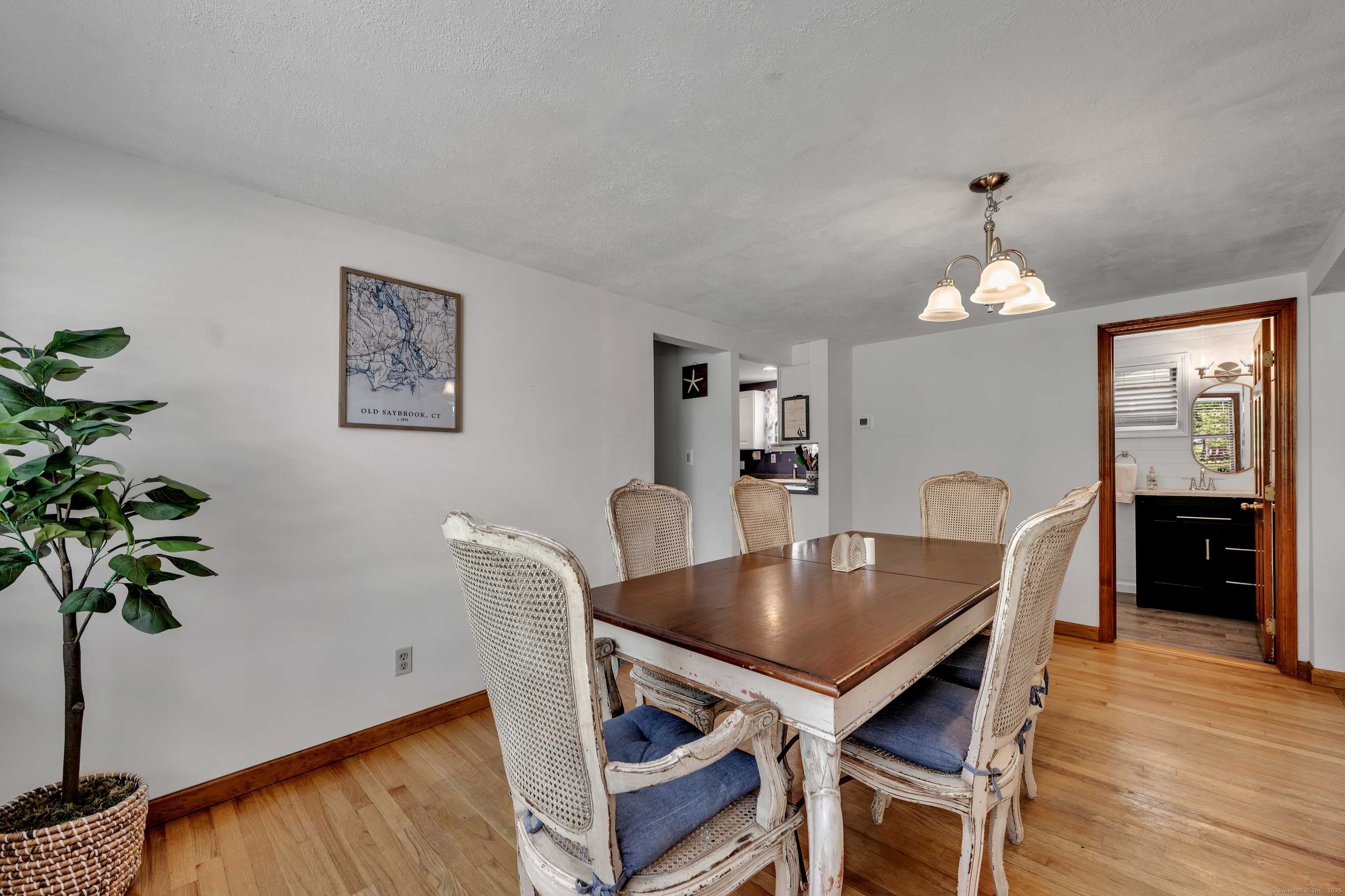Old Saybrook, CT 06475,1 Hartford Avenue