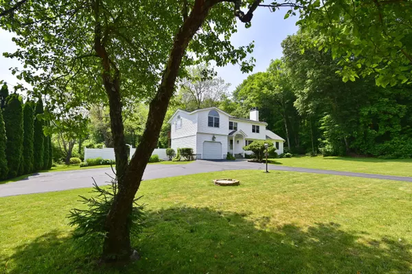Pomfret, CT 06259,118 Putnam Road
