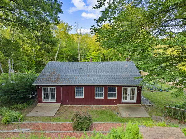 Ledyard, CT 06339,9 Philip Lane