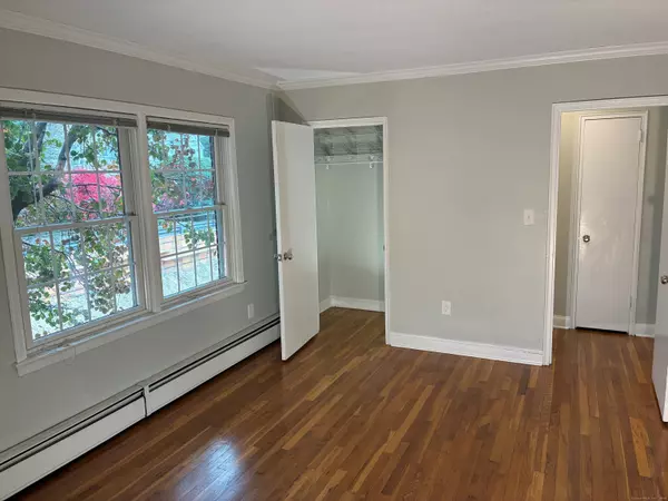 New Canaan, CT 06840,202 Park Street #APT 15