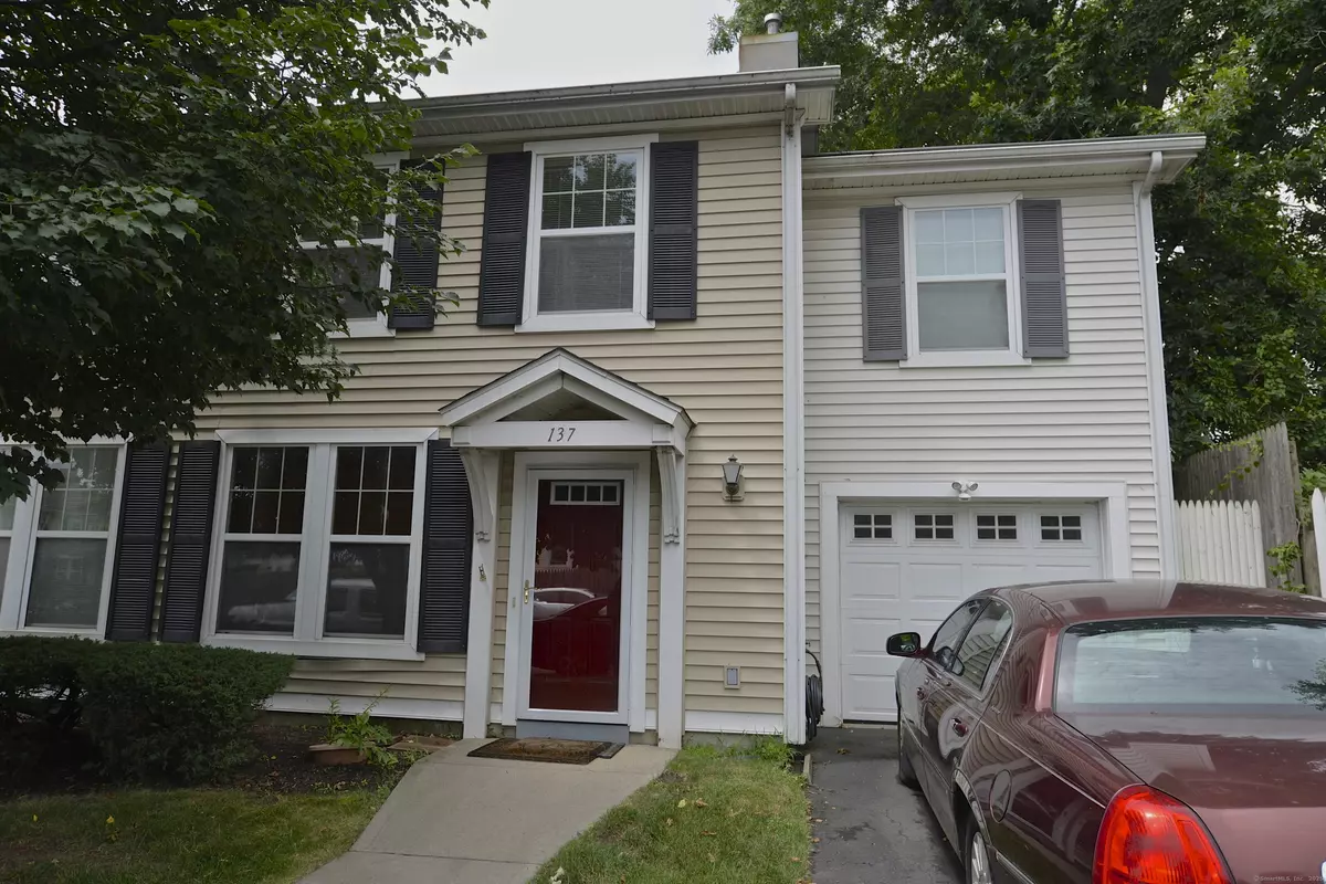 Stamford, CT 06902,137 Wilson Street #15