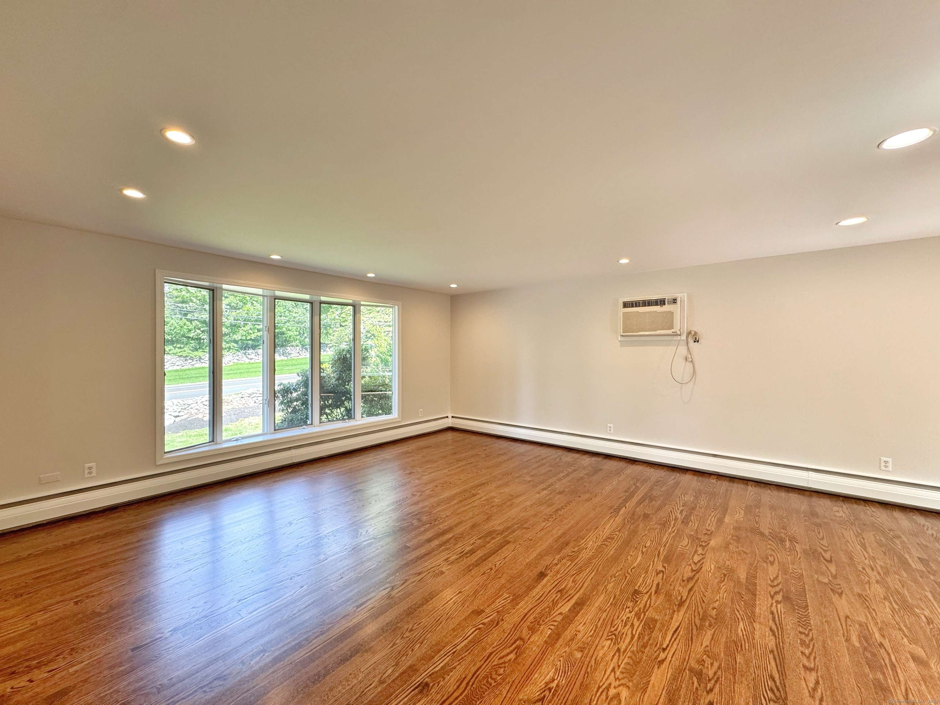 Newtown, CT 06470,17 Currituck Road
