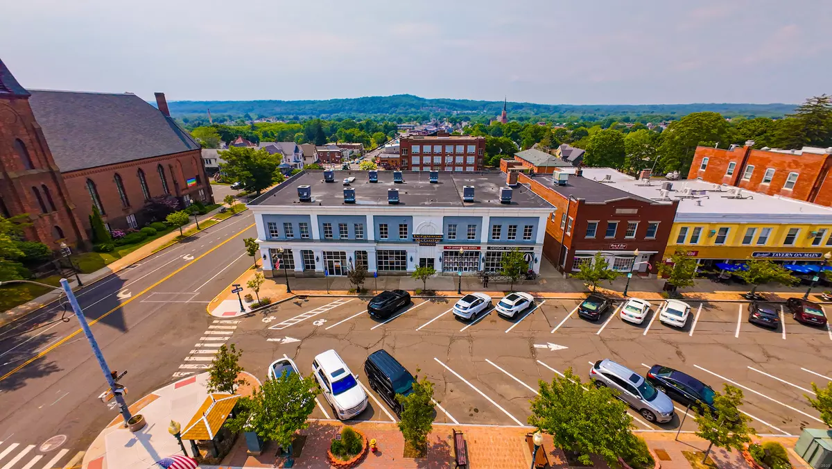 Wallingford, CT 06492,2 North Main Street