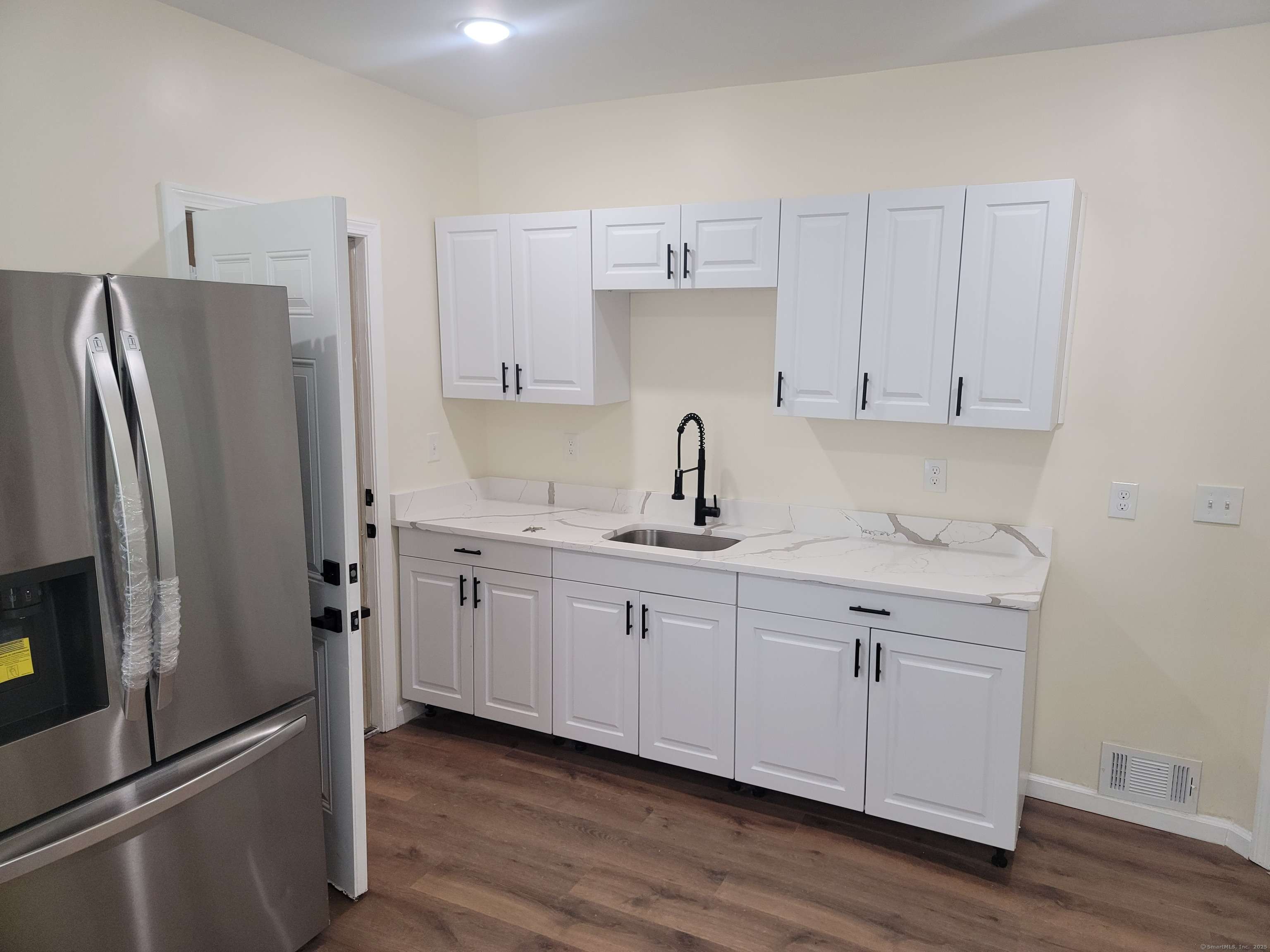 Hartford, CT 06112,147 Edgewood Street #1st fl