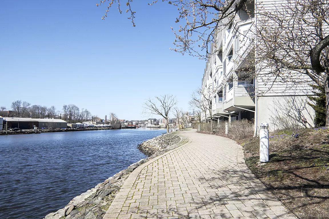 Norwalk, CT 06851,4 Daskams Lane #303