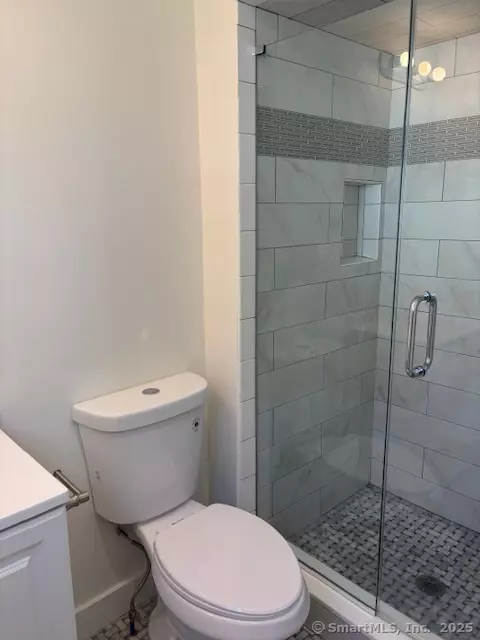 Stamford, CT 06902,70 Dyke Lane