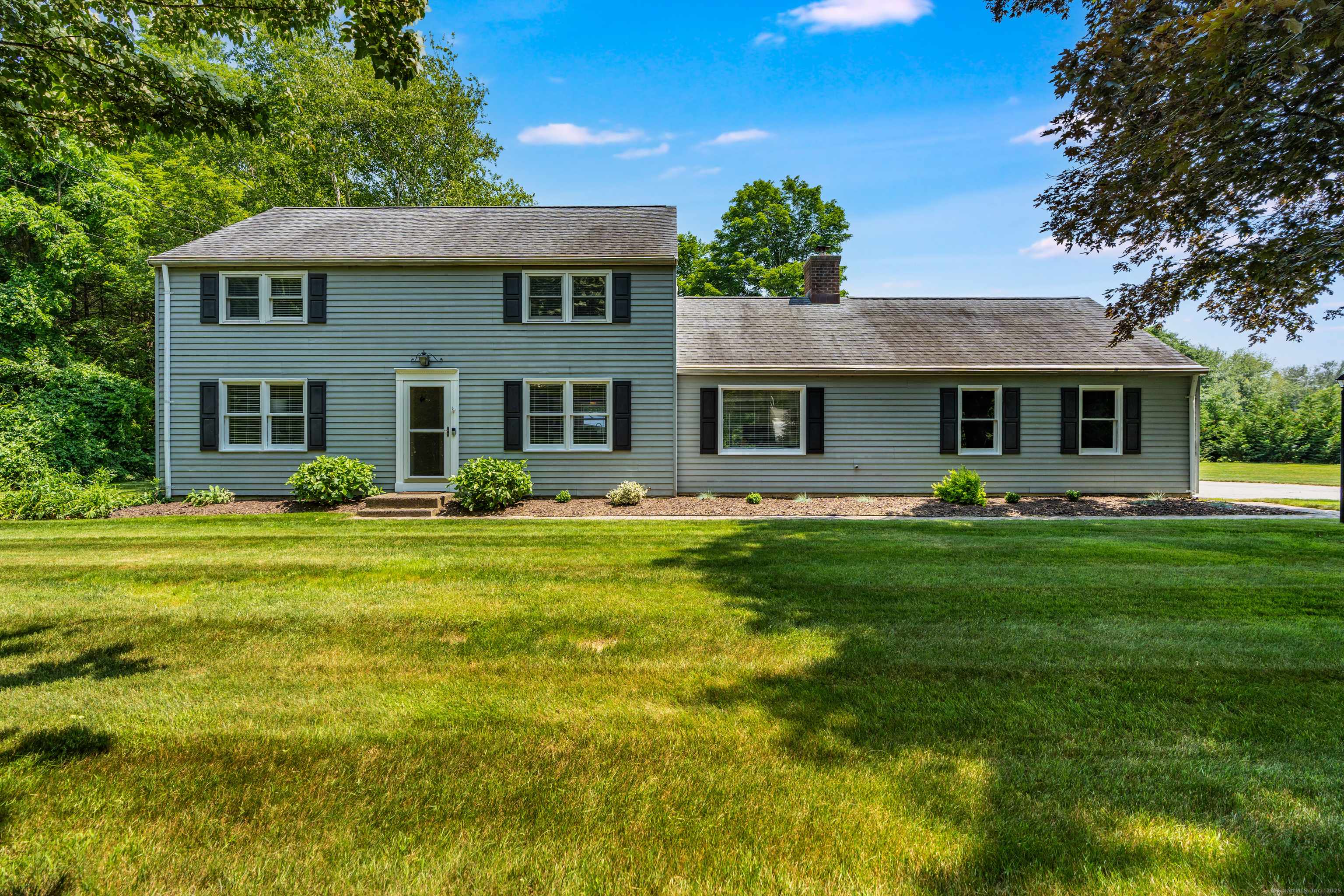 65 Boston Post Road, Old Lyme, CT 06371