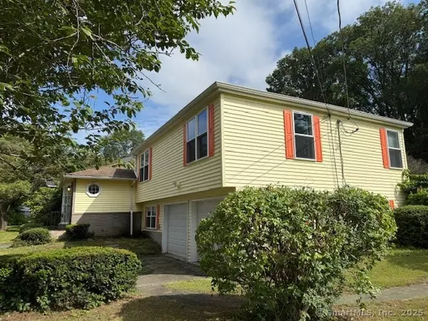 Orange, CT 06477,847 Glenbrook Road