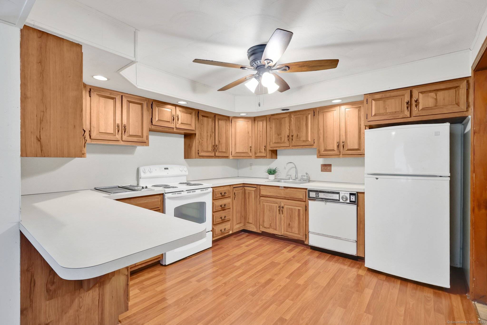 Wallingford, CT 06492,4 South Ridgeland Road