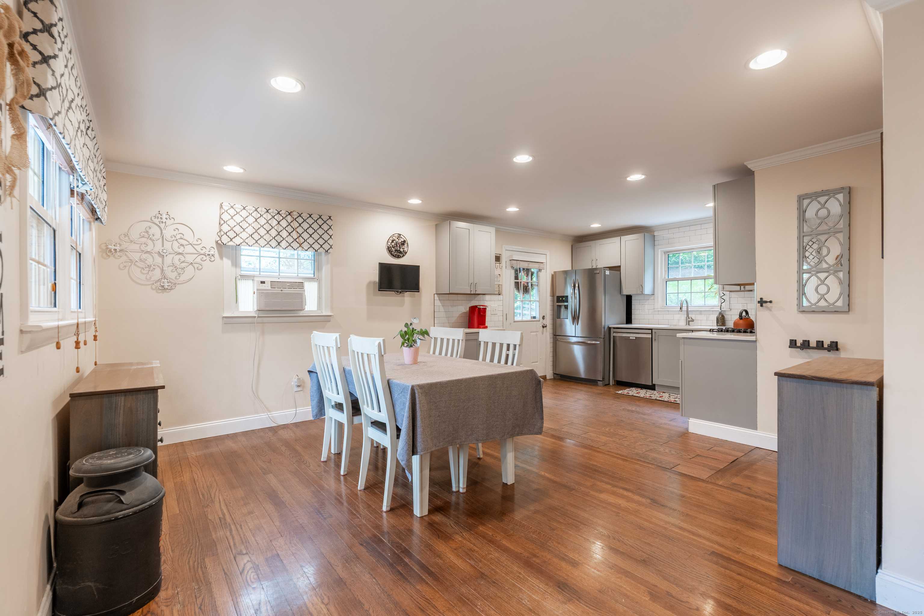 Wallingford, CT 06492,28 Hope Hill Road