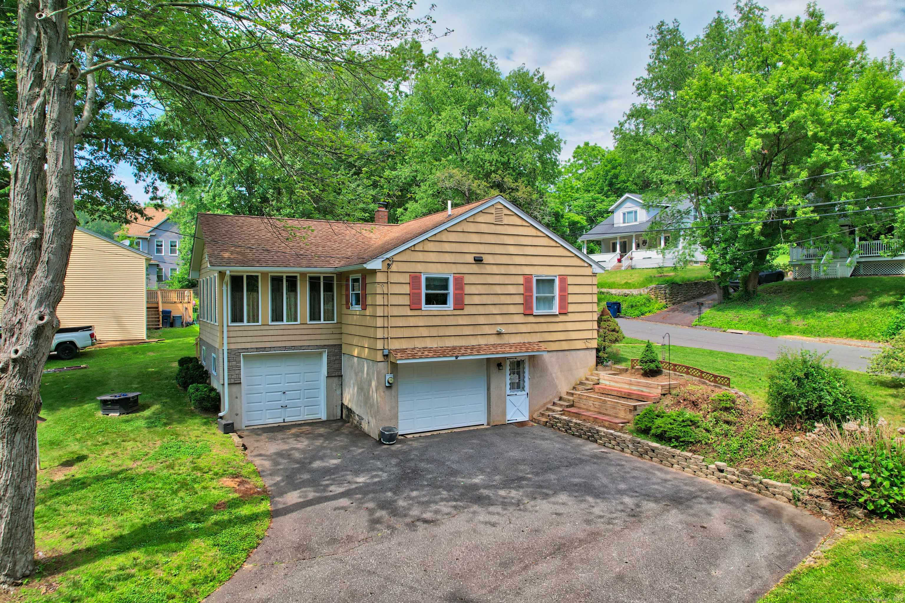 Plymouth, CT 06786,19 Benedict Street