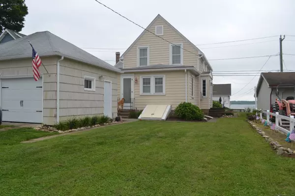 110 Columbus Avenue, East Lyme, CT 06357