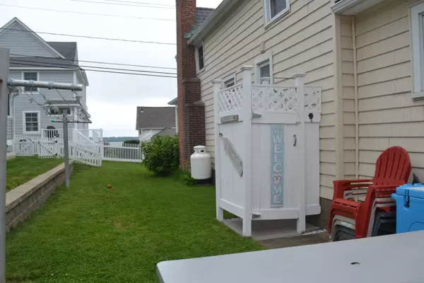 East Lyme, CT 06357,110 Columbus Avenue