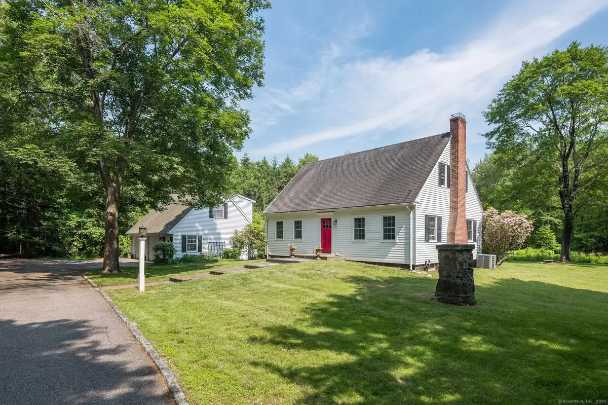 Old Lyme, CT 06371,33 Boston Post Road