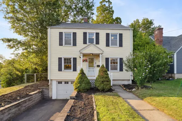 114 Fennbrook Road, West Hartford, CT 06119