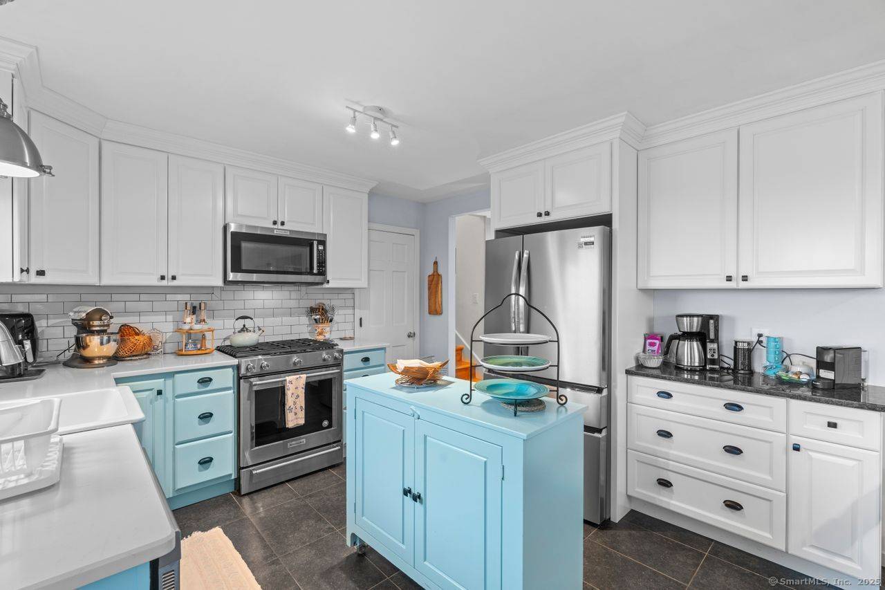 Guilford, CT 06437,52 Seaside Avenue