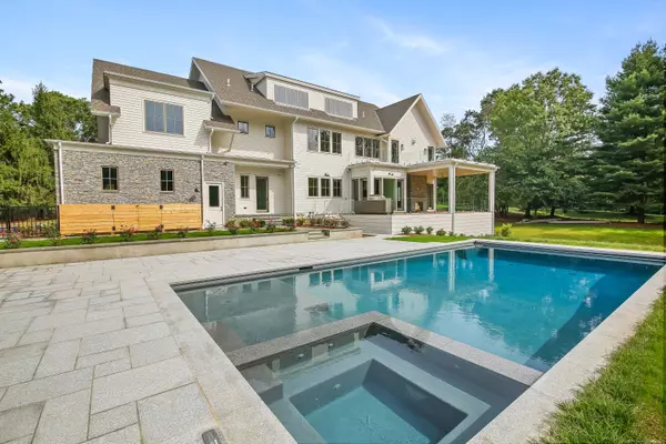 Westport, CT 06880,7 Roshab Lane