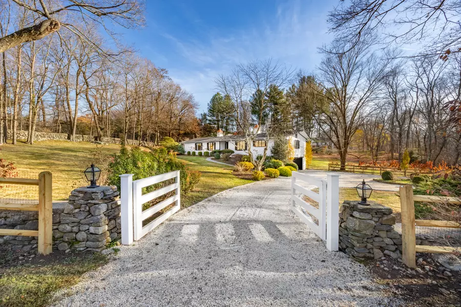 1001 Hulls Farm Road, Fairfield, CT 06890