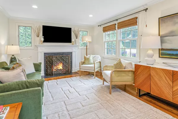 Darien, CT 06820,4 Old Stone Road