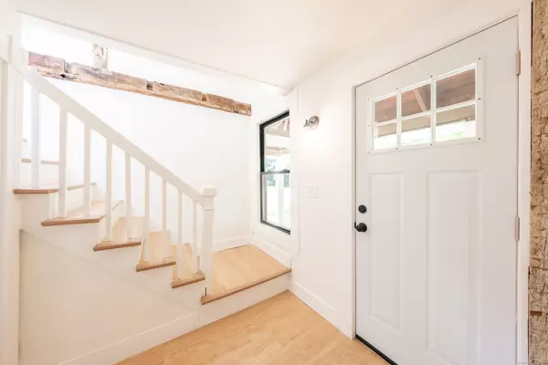 Redding, CT 06896,219 Redding Road