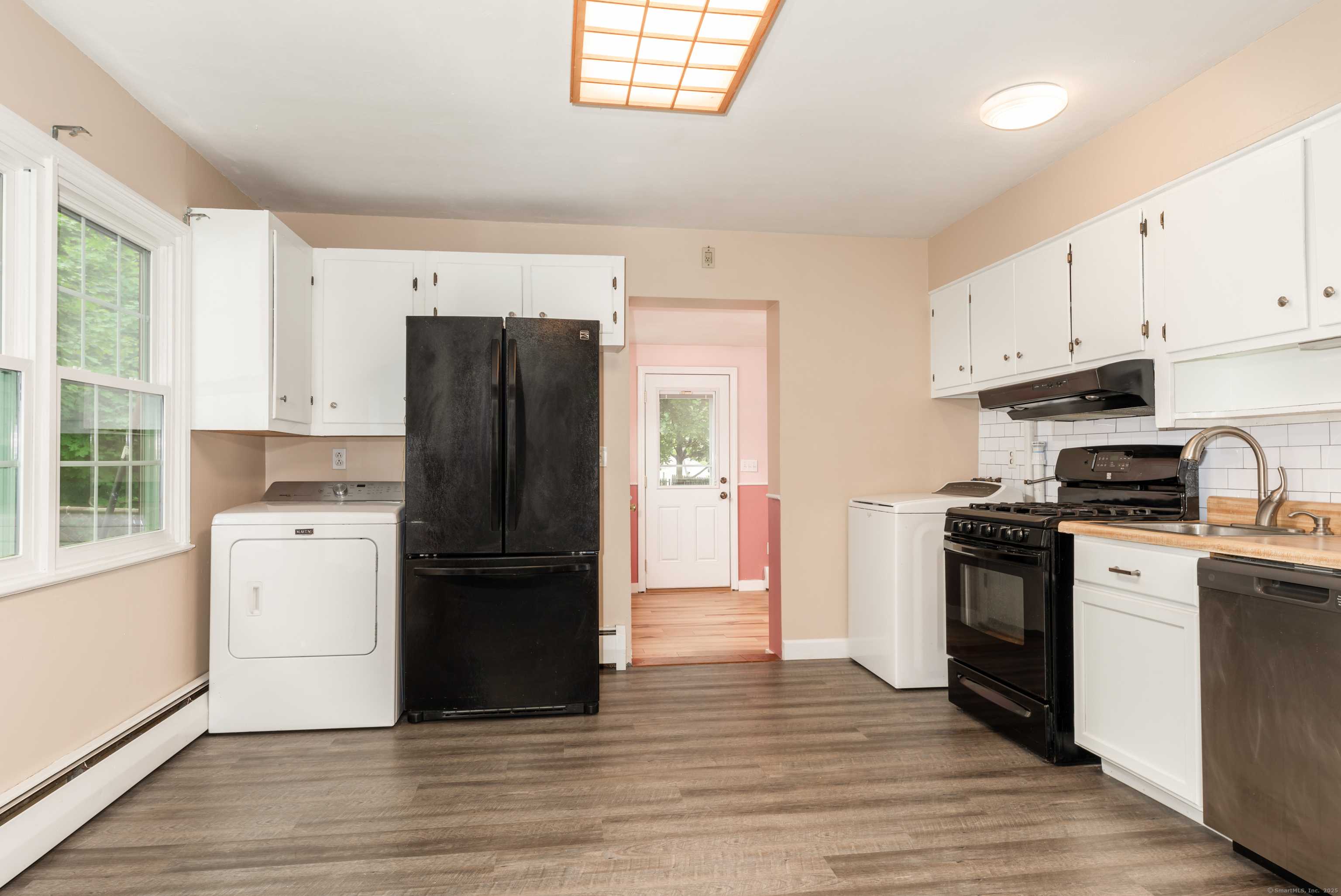 East Haven, CT 06512,57 Hellstrom Road