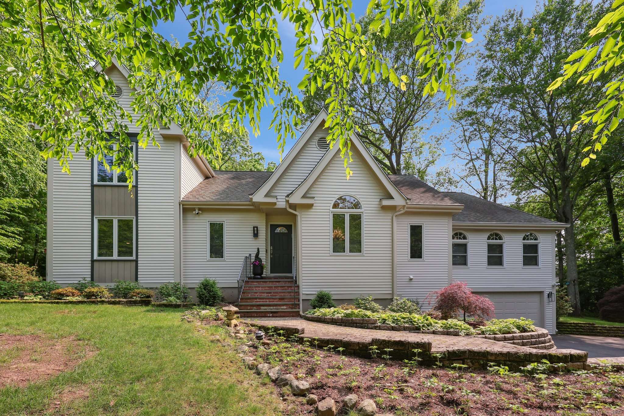 8 Highview Road, Madison, CT 06443