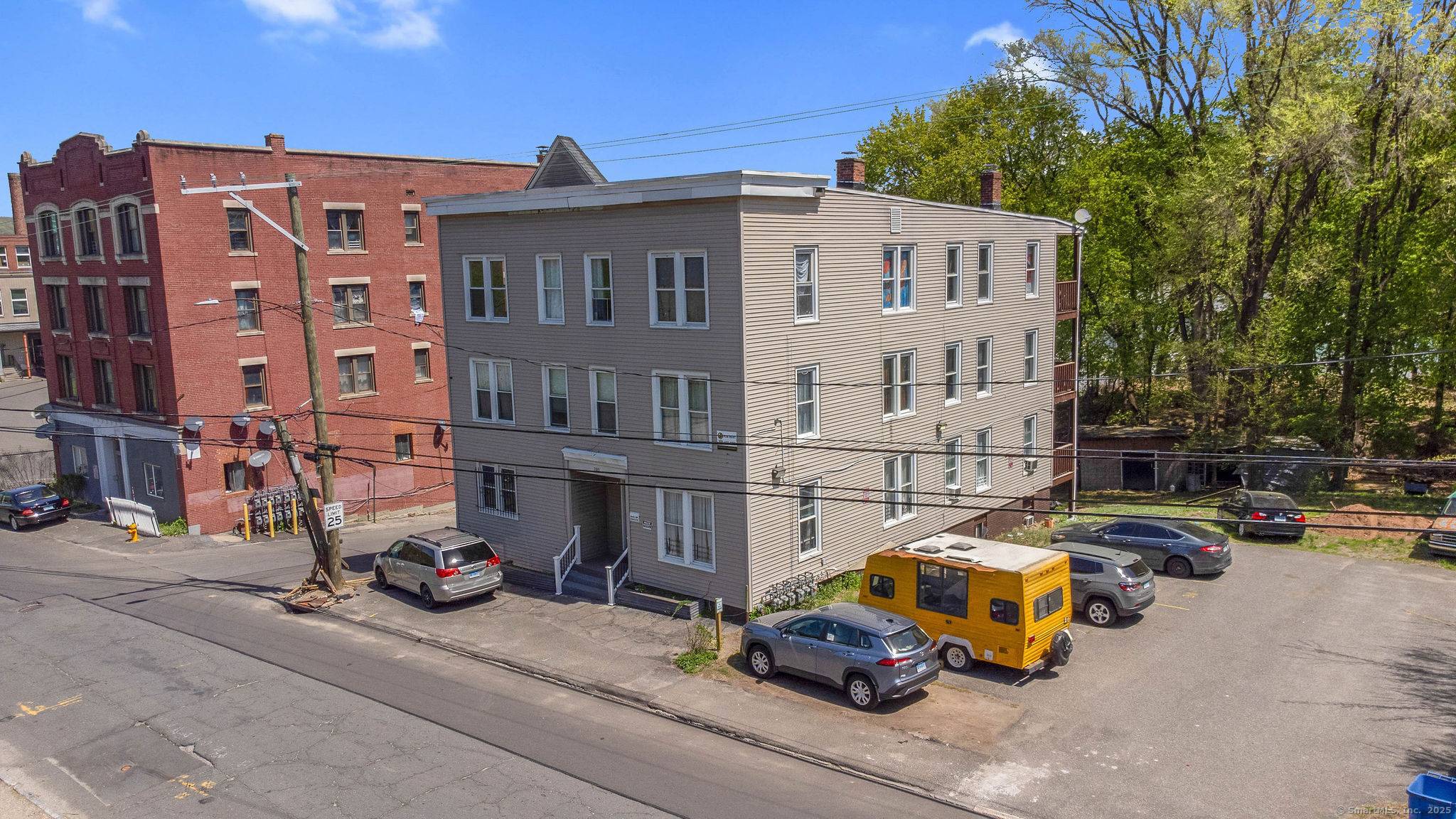 203 South Leonard Street, Waterbury, CT 06708