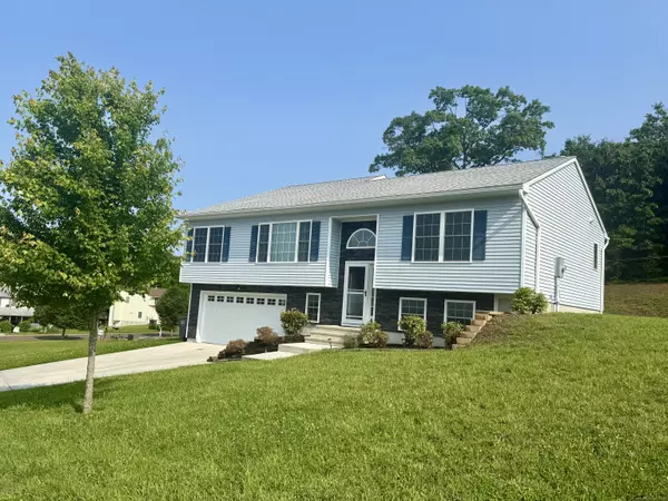 6 Rollingwood Drive, Naugatuck, CT 06770