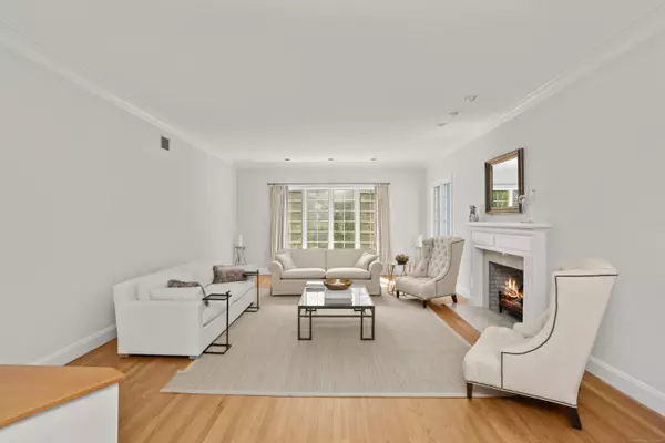 Greenwich, CT 06831,4 Mountain Laurel Drive