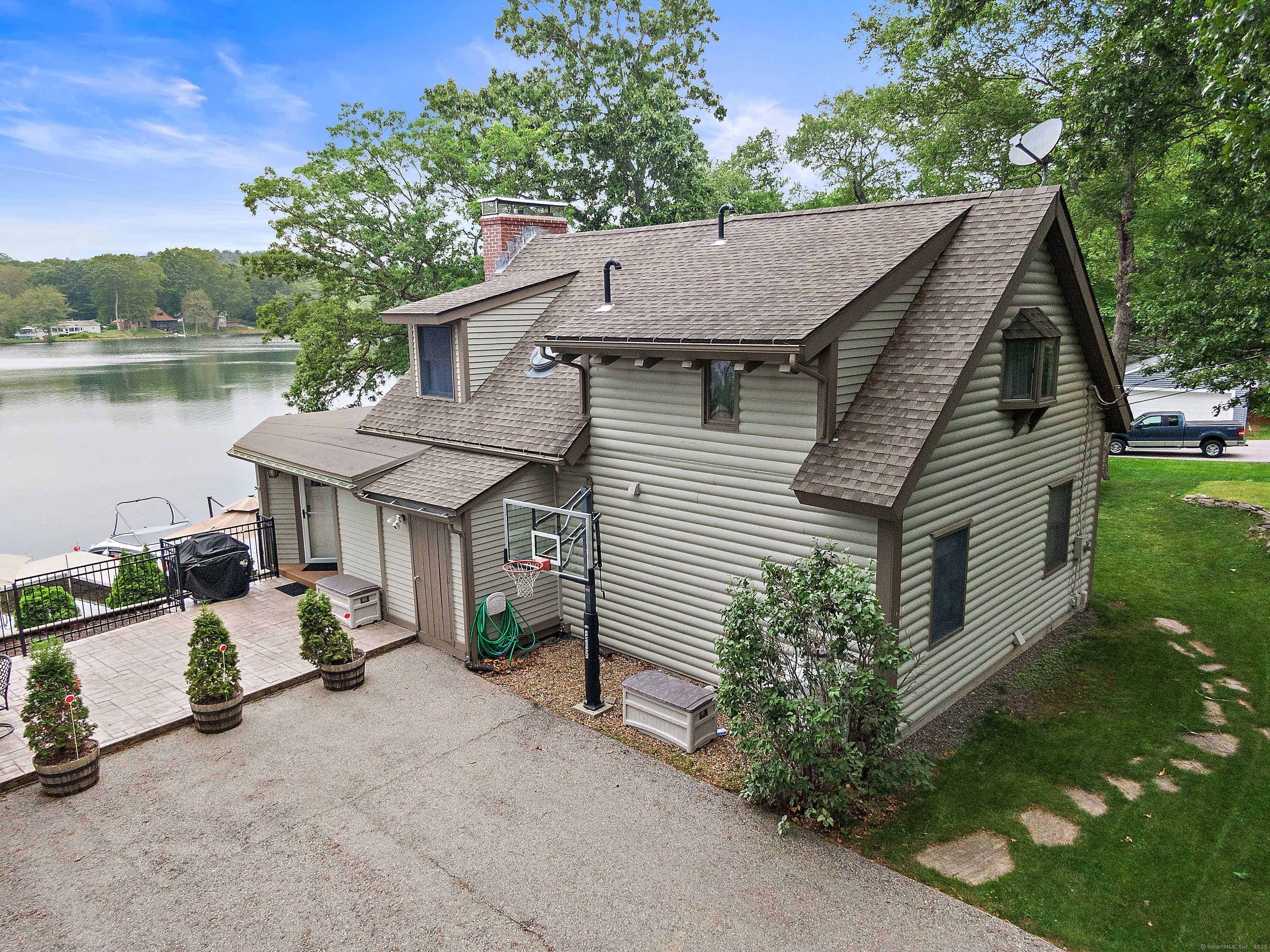 Thompson, CT 06277,23 Center Street