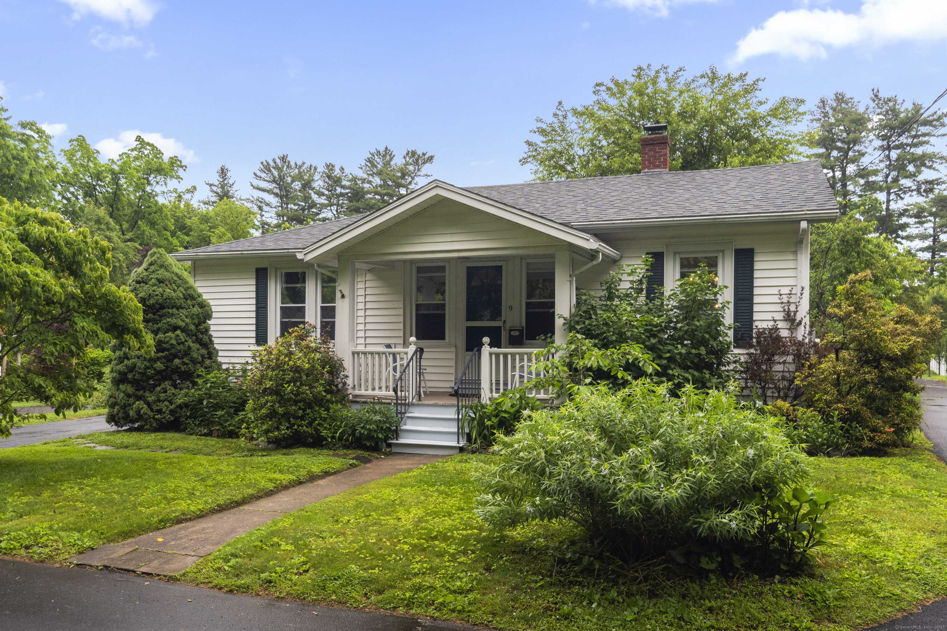 9 Carrington Lane, Farmington, CT 06032