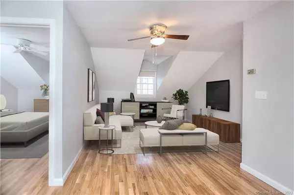 Westport, CT 06880,1A Nutcracker Lane