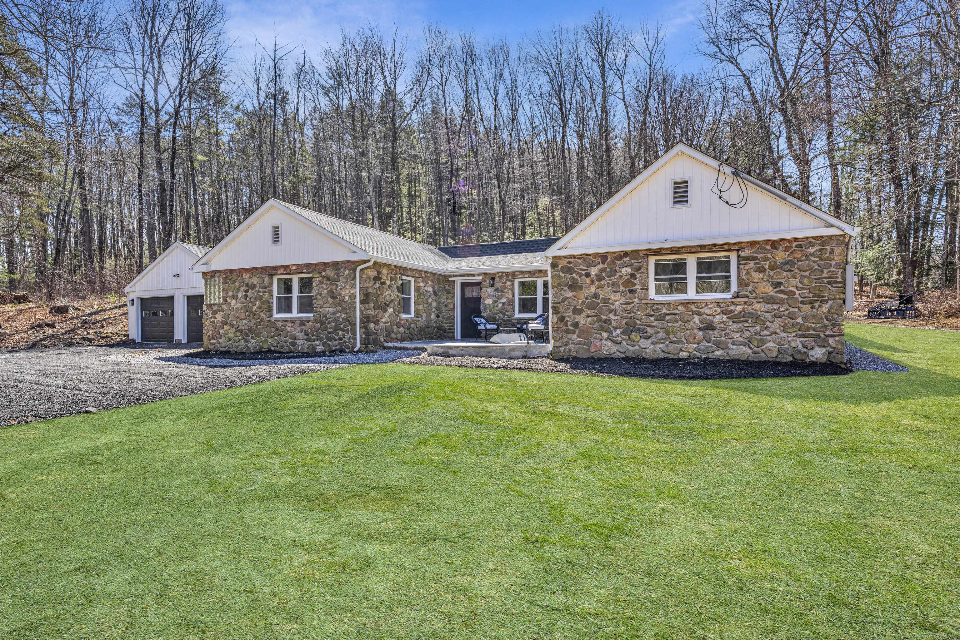 45 Westledge Road, Simsbury, CT 06092