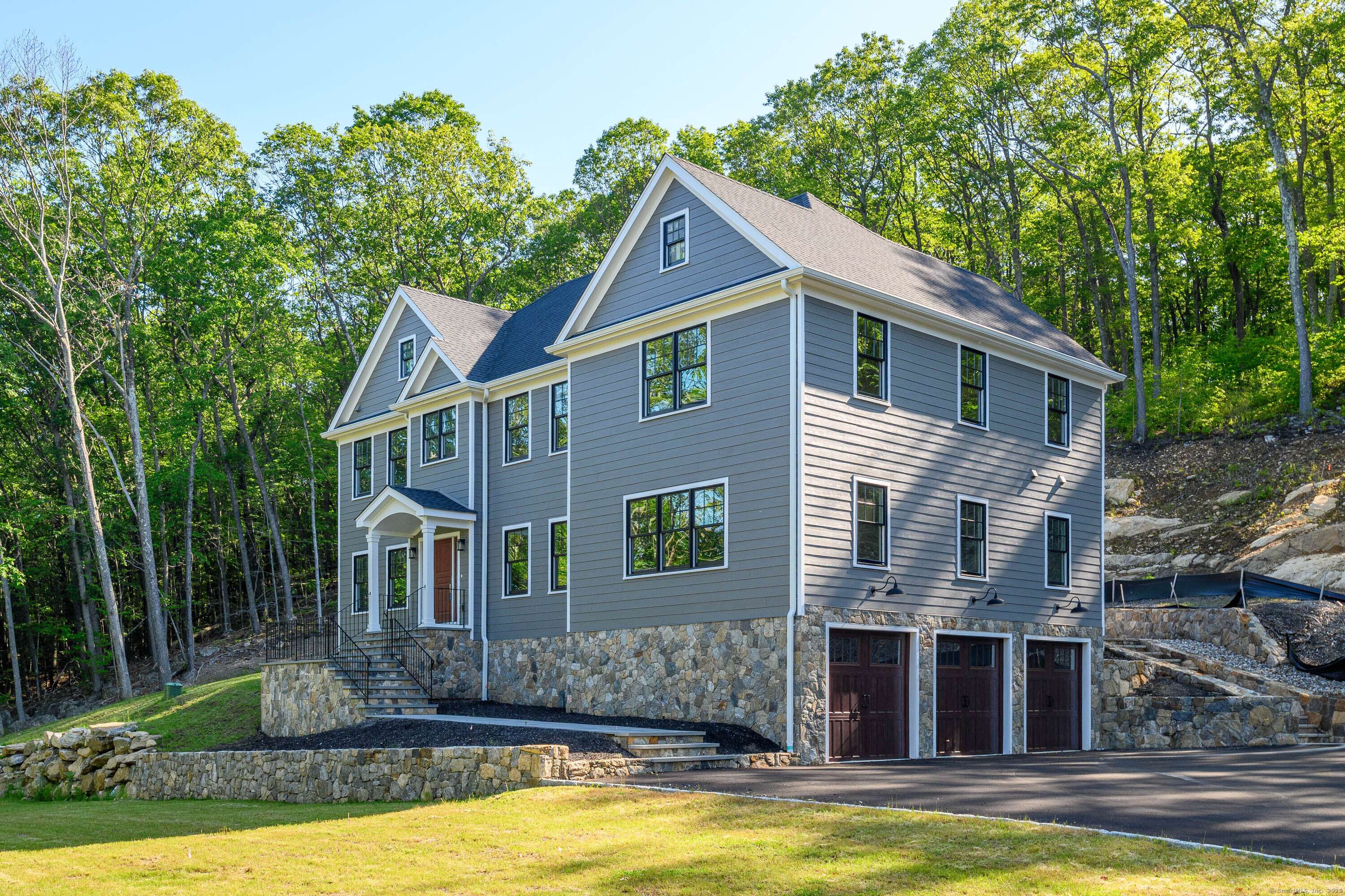 19 Ives Court, Ridgefield, CT 06877