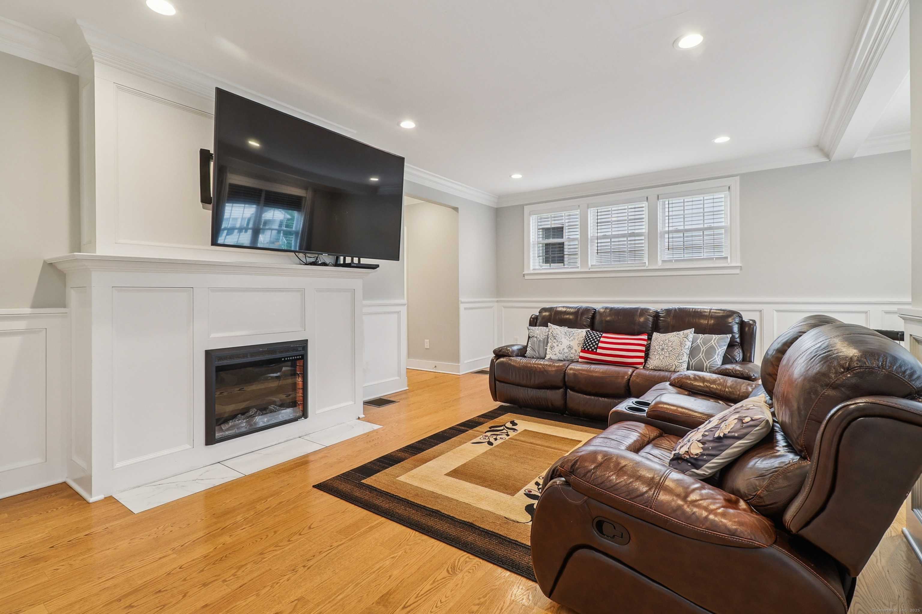 New Haven, CT 06512,42 Ley Street