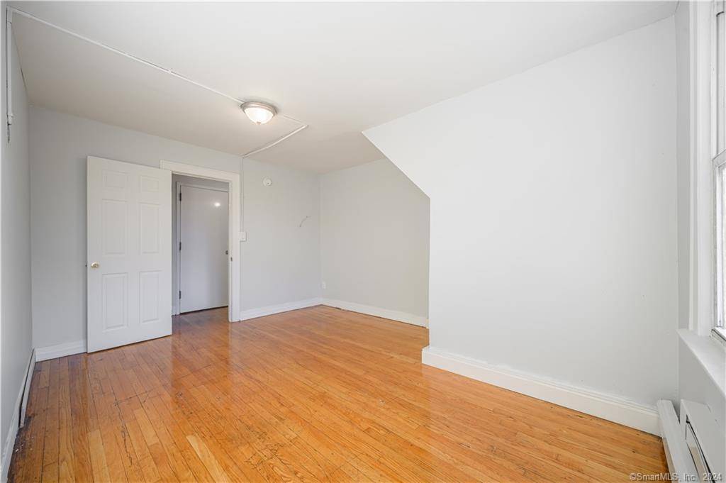 Waterbury, CT 06710,49 Johnson Street #3