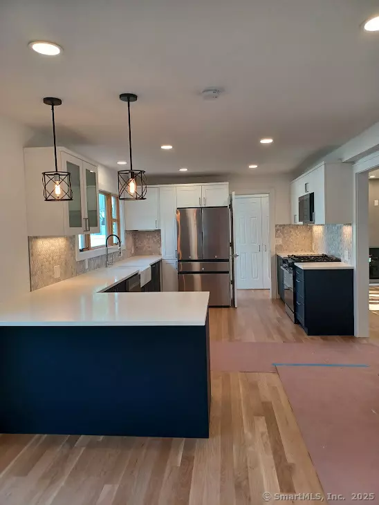 Stamford, CT 06902,105 Houston Terrace