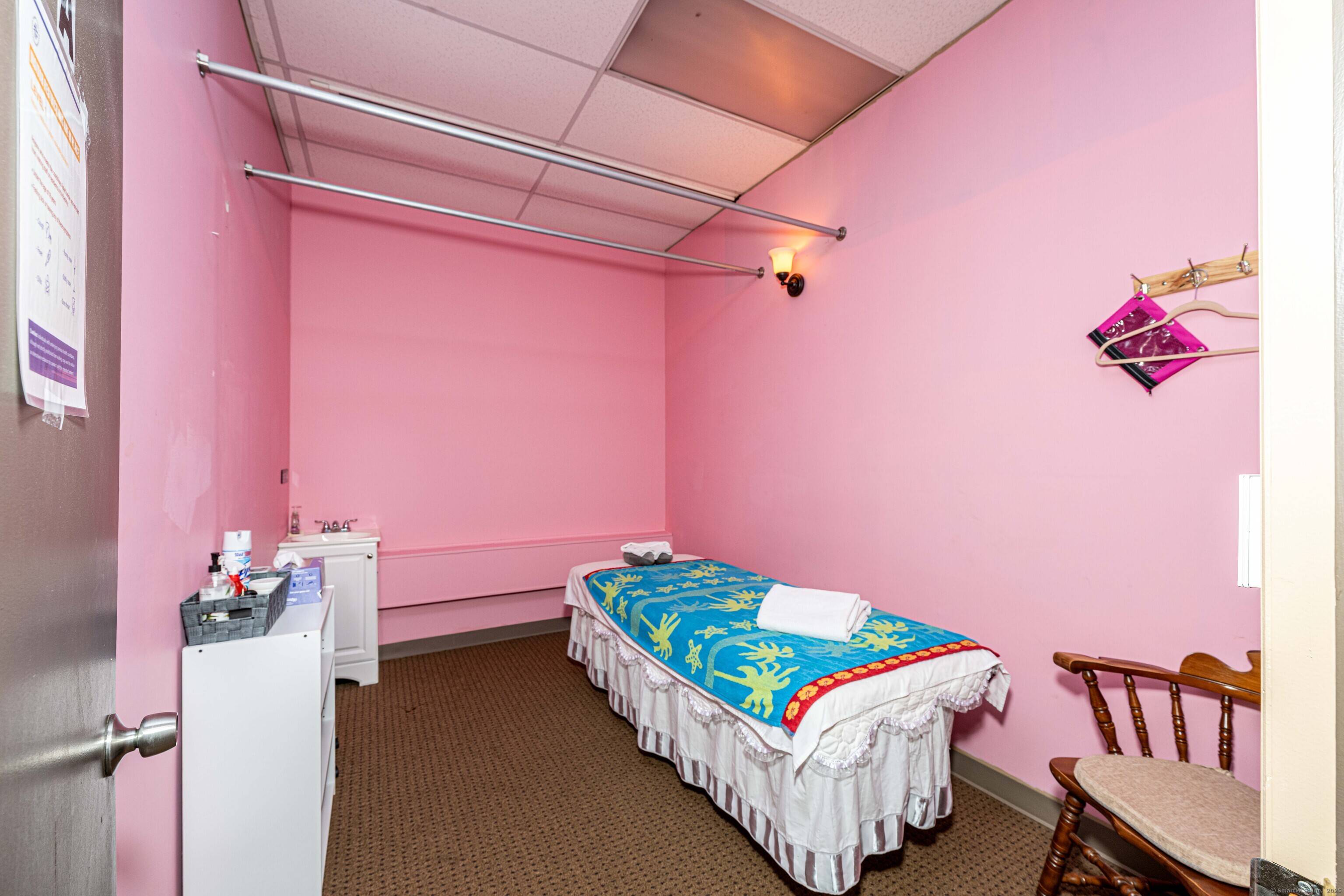 North Haven, CT 06473,565 Washington Avenue #4