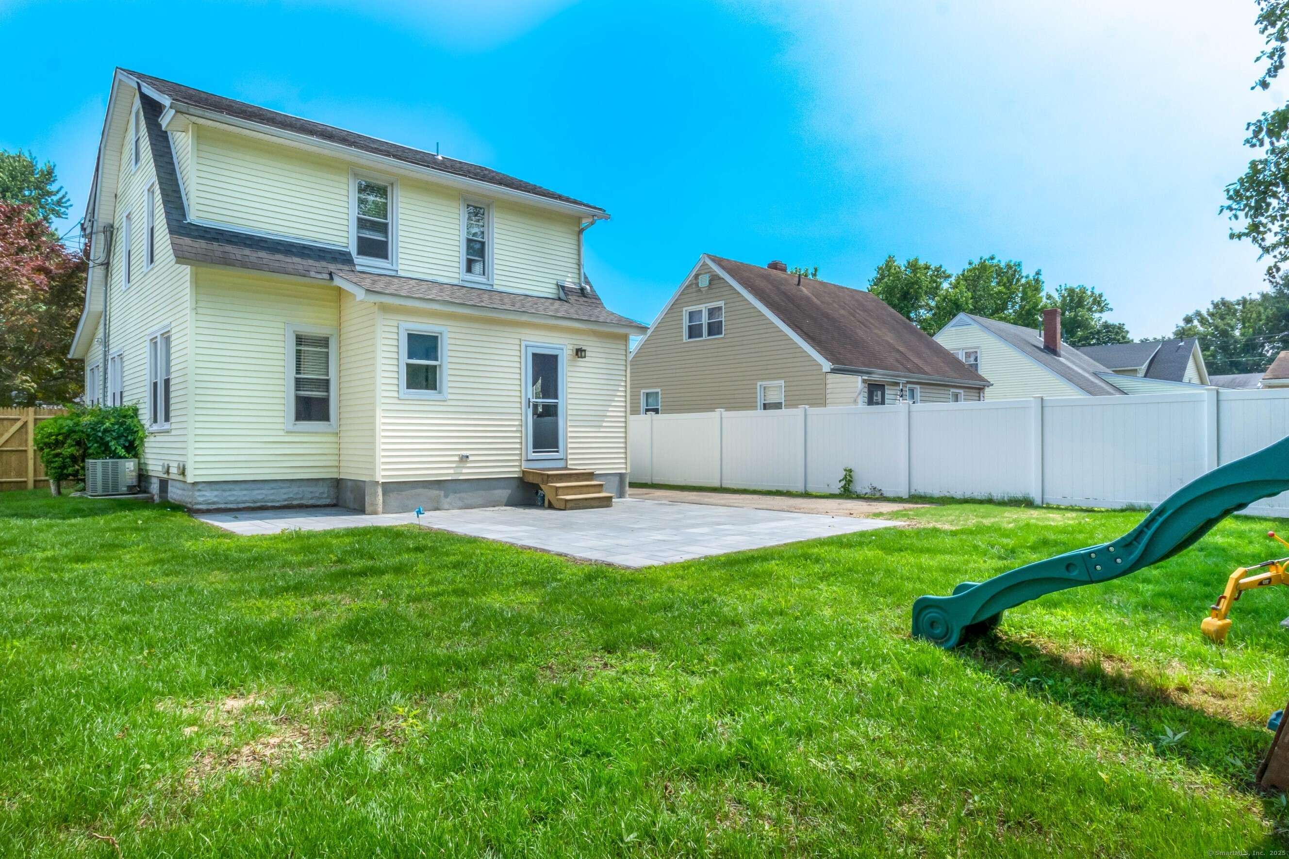 Fairfield, CT 06824,45 Kenwood Avenue