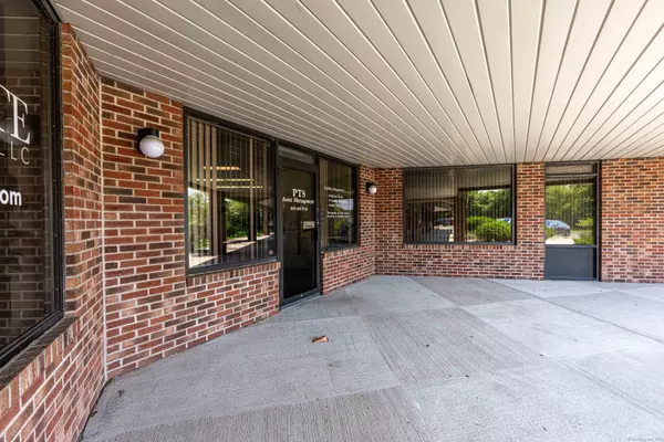 565 Washington Avenue #7/8, North Haven, CT 06473