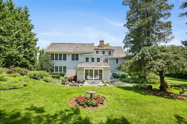 Westport, CT 06880,216 Hillspoint Road