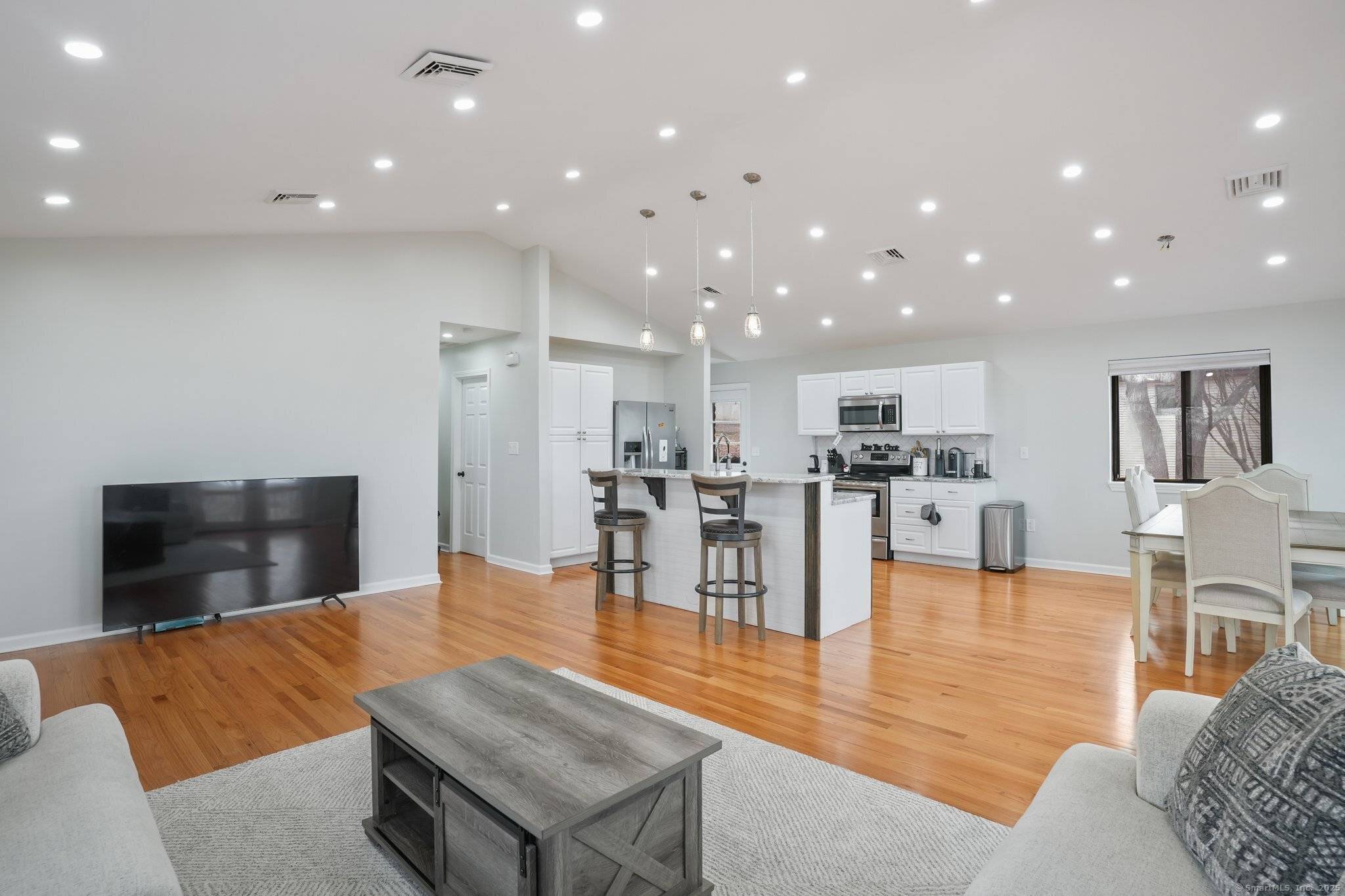 Waterbury, CT 06704,12 Willowledge Circle