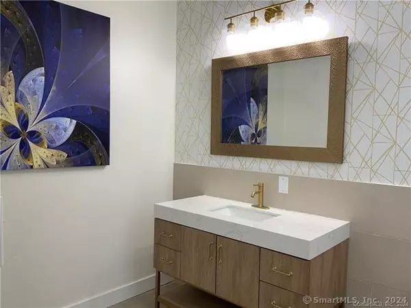 Meriden, CT 06451,61 Colony Street