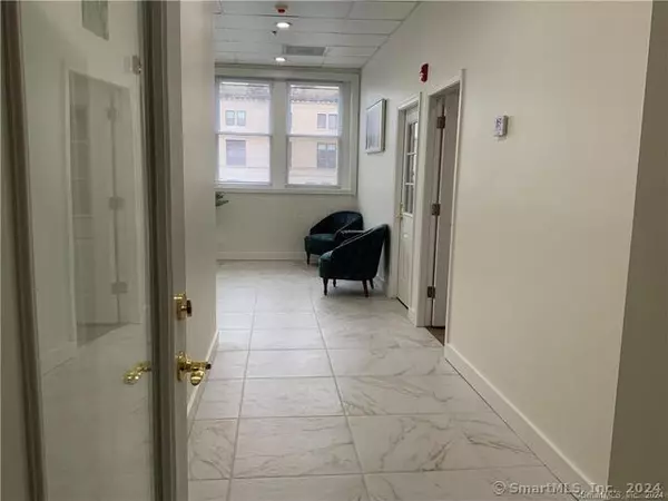 Meriden, CT 06451,61 Colony Street