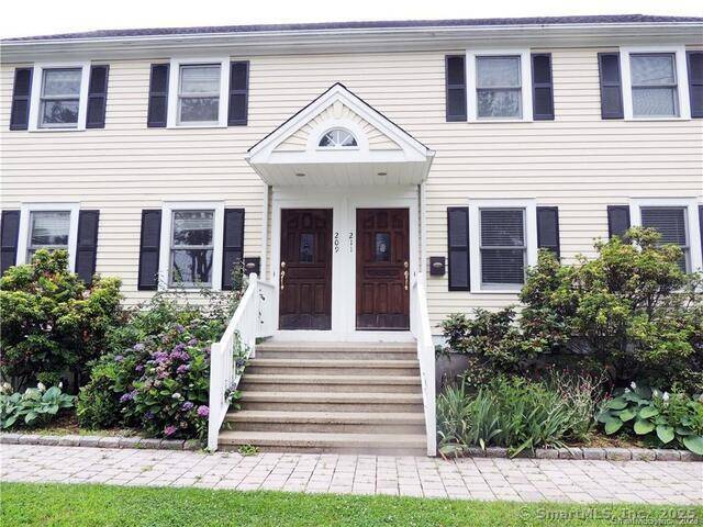 Fairfield, CT 06824,211 Hunyadi Avenue