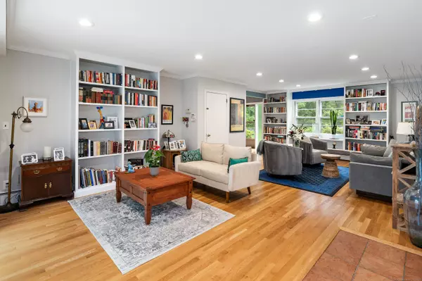 Stamford, CT 06903,66 Big Oak Road