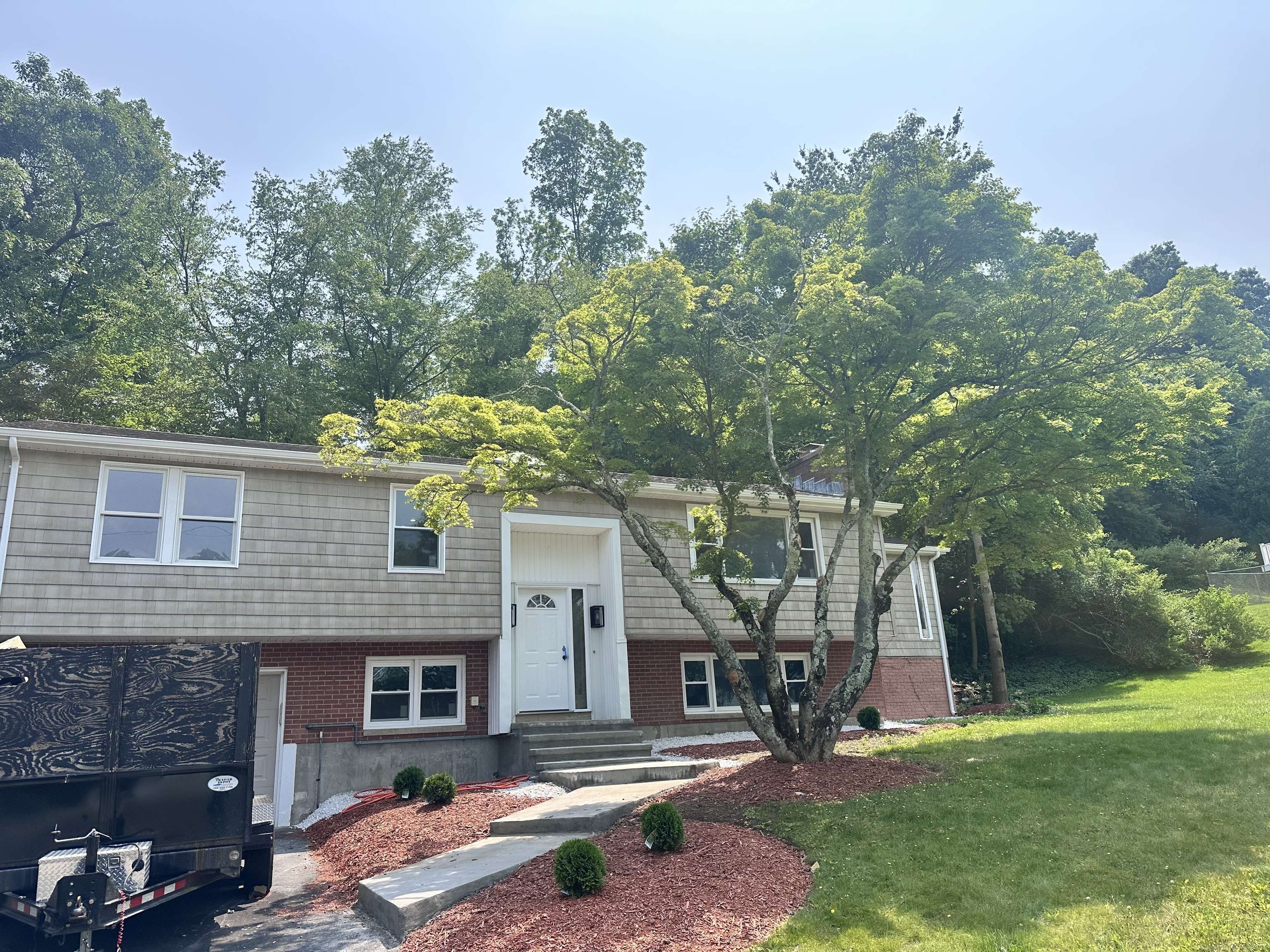 29 Heritage Hill Road, Branford, CT 06405