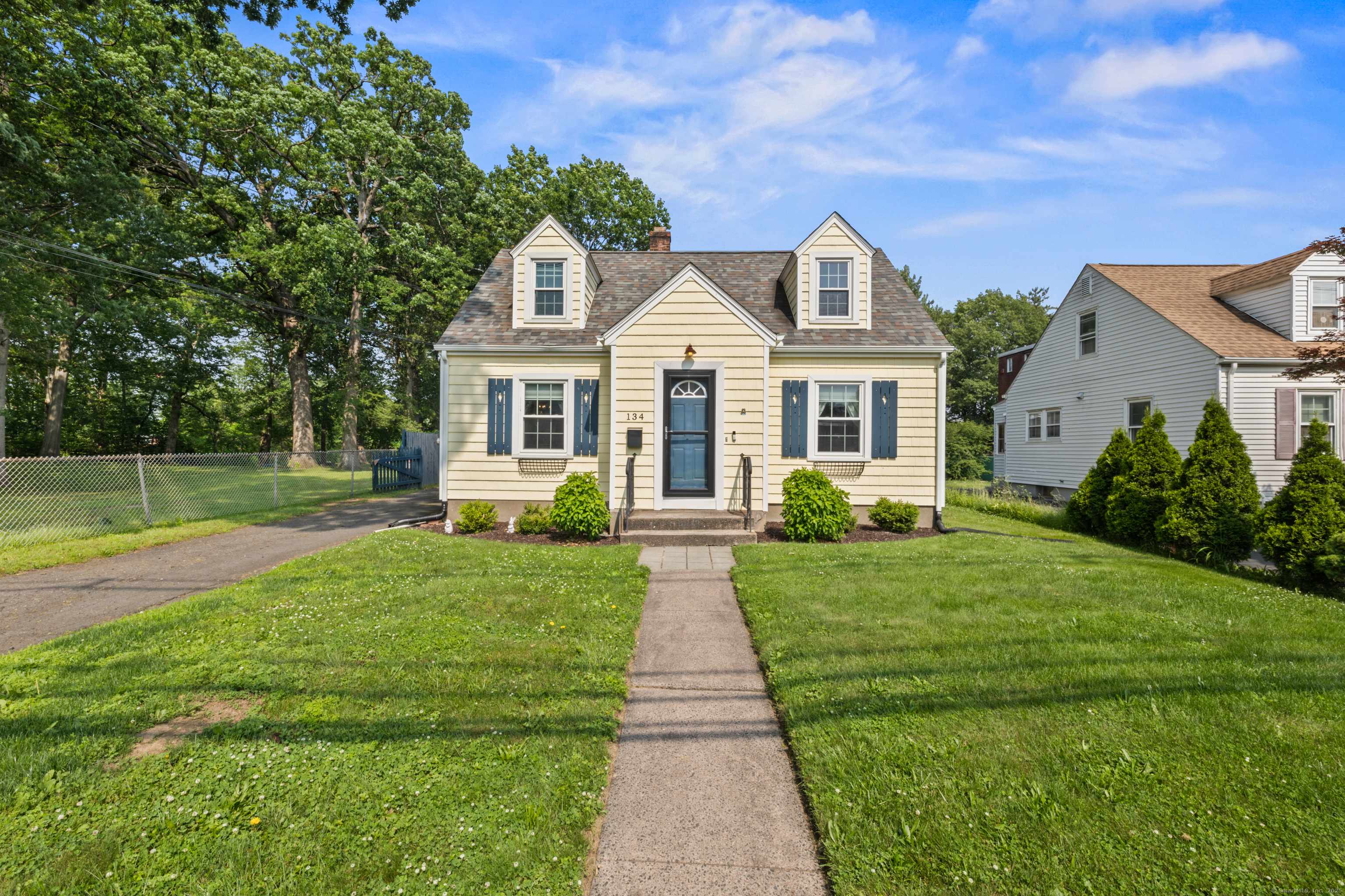 West Hartford, CT 06119,134 Oakwood Avenue